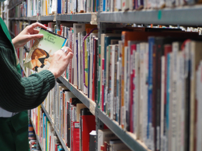 Etagère de livre chez Log'Ins